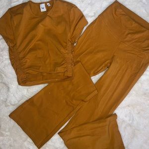 XS TNA LOUNGE SET! NWOT never worn!